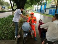 4.25华润在行动关爱环卫工人活动
