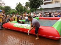 一个劲儿就捞大鱼回家