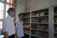参观大塘小学读书馆