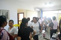 前往样板间的购房者络绎不绝