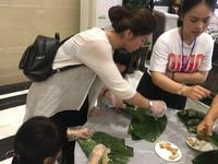 包粽子比赛现场