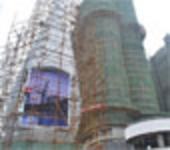 保利广场上的两个屏幕很霸气哟！