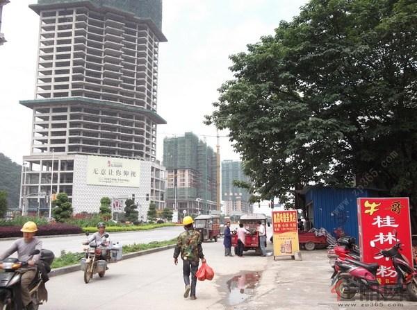 飞扬国际所处的新十字街口已相当有人气