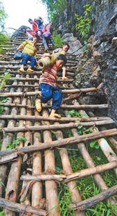 广西“天路工程”让山里娃的上学路不再艰险