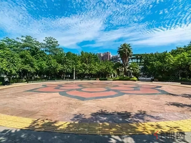 马草江生态公园是很多贵港市民节假日休闲游玩的聚集地,在无边无