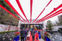 开放一小时遭千人攻陷 湖光山舍接待中心璀璨盛启