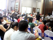 金秋蟹宴圆满落幕 | 一宴浓情酬知己，舌尖聚飨东方巴黎湖岸