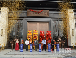 九仰东方境,府开风华现丨贵港融创九棠府营销中心盛妆绽放！