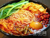 柳州打造放心市场 肉类蔬菜螺蛳粉扫一扫就知“出生地”！