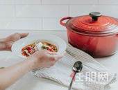 点了一整年的外卖，更想念妈妈的私房菜