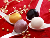 金港茗苑花灯俏，欢欢喜喜闹元宵！