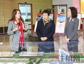 省妇联主席齐秀娟、市妇联主席兰峰到哈尔滨华南城调研