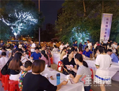 盛夏时节，放肆吃烧烤小龙虾的美食趴竟然在这里开启！