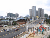 柳州石烂路西段摘掉“烂”帽 路面及跨铁路桥通车
