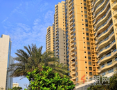 5月份**信托“独宠”房地产 产品数量及规模环比下降