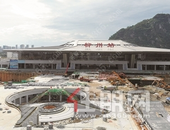 火车站站前广场 主体建筑完工