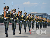 哪有什么岁月静好，不过是有人替你负重前行