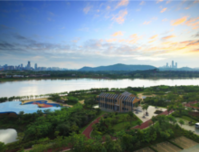 在考究的质感生活中，遇见“懂您”的世界