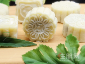 东方巴黎湖岸 l 这个中秋酷爆朋友圈的月饼DIY,了解一下?