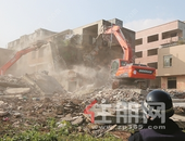 外来人员合伙投资建山间“别墅” 柳州多部门集中拆违建