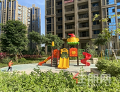 金色维也纳打造童趣乐园，阳光大草坪、休闲娱乐区、康体健身设施全都有！