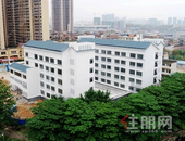 TA来啦，备受瞩目的东湖小学月底可交付使用啦！