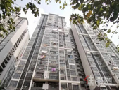 柳开馨苑20层高楼玻璃爆裂从空中坠下 谁来负责？