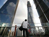 帮扶服务业小微企业 符合条件的免除3个月租金