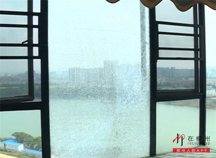 玻璃爆裂 玻璃爆裂