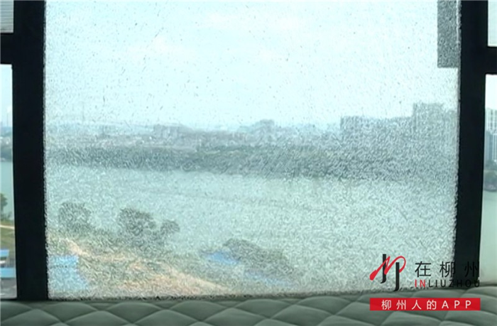 玻璃爆裂 玻璃爆裂