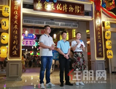 逛吃逛吃！玉州区副区长带网友云品尝玉林特色美食