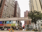 柳州昌龙苑房开违规交房 导致业无法落户