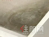 柳州海馨嘉园一业主天花板漏水近6年 邻居从未露面