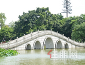 **就应该来这里愉快的玩耍，好吃好玩还有空调开放~