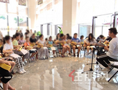 华泰荣御丨此刻尤你，弹奏来自夏威夷的欢快音乐！