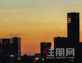 前7个月百强房企门槛同比降1成 