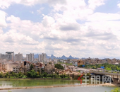 漓江沿岸环境整治，老旧民房拆除进行时