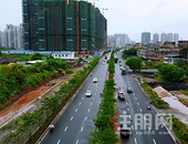 5.8公里主路贯通，教育东路一期主路沥青混凝土路面顺利完成