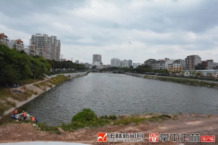 南流江两岸沿江步道工程已延伸至新民桥附近