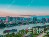 彰泰·十里江湾 | 富人们一直执念的江景房，竟在这里···