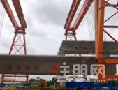 直击！南玉高铁8标段架桥机进行首孔箱梁架设