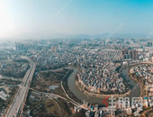 港南一宗约26亩城镇住宅用地成功出让，滨江产业园全民健身中心建设项目获批复