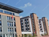 柳州某中学新校区揭牌，可容纳45班2250名学生