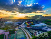 华泰集团，建筑城市品质人居艺术——好房子 · 好景观 · 暖物业