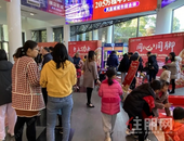 鑫炎凤凰城丨这里聚集了一**人群，是什么让桂平沸腾了一个**？