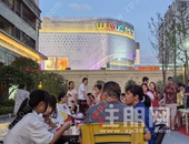 悦邀光影 清凉仲夏趴 | 贵港新城吾悦和府业主私享烧烤观影节串起美好时光!