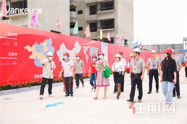 万科星都荟首届工地开放日.jpg