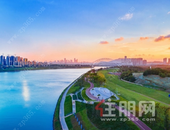 一著一经典—著极南宁的龙湖双珑原著   纵览全球，滨水之境竞相逐