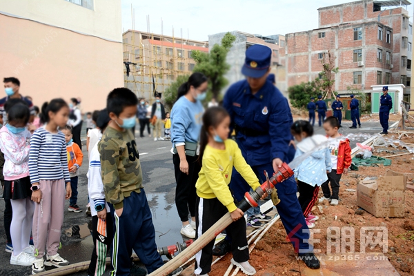 华泰荣御消防召集令活动现场图