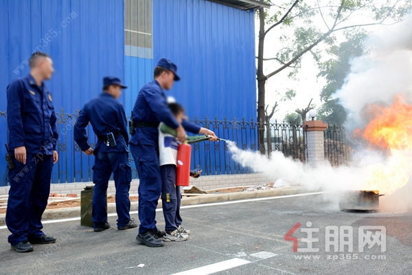 华泰荣御消防召集令活动现场图